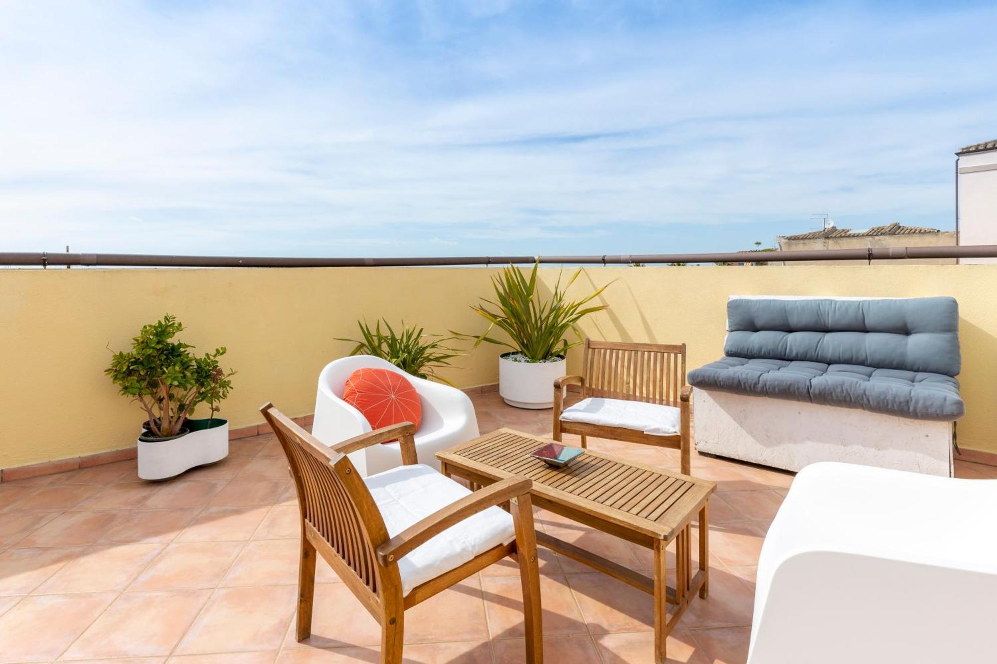Апартаменты Castello Attic Sunset Terrace Кальяри Экстерьер фото